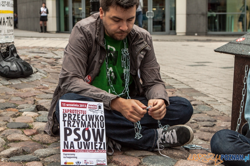 Protest Zerwijmy Łańcuchy - 15.09.2013 r. Foto: LepszyPOZNAN.pl / Paweł Rychter Protest Zerwijmy Łańcuchy - 15.09.2013 r. Foto: LepszyPOZNAN.pl / Paweł Rychter
