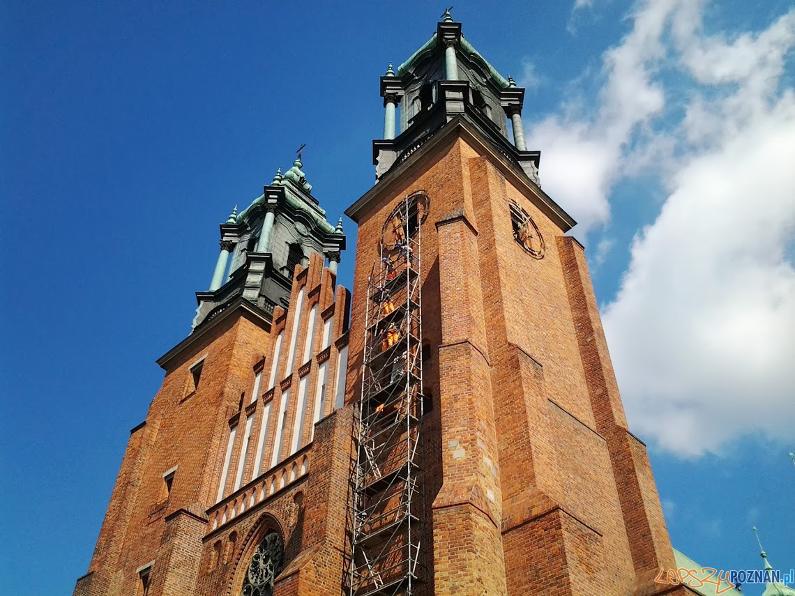 Rusztowanie przy wieży poznańskiej Katedry  Foto: lepszyPOZNAN.pl / tab 10.1