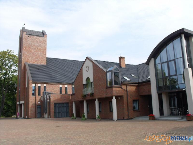 Kościół na Obozowej Foto: Janusz Ludwiczak/ Lazarz.pl Kościół na Obozowej Foto: Janusz Ludwiczak/ Lazarz.pl