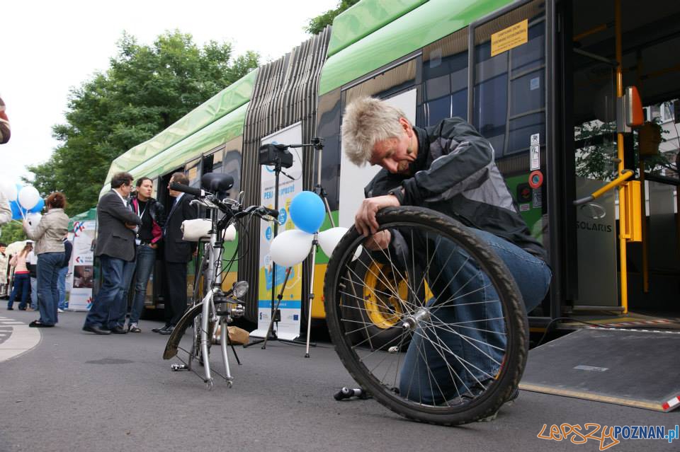 Tydzień bez samochodu - warsztaty rowerowe z prezydentem Grobelnym Foto: UMP Tydzień bez samochodu - warsztaty rowerowe z prezydentem Grobelnym Foto: UMP