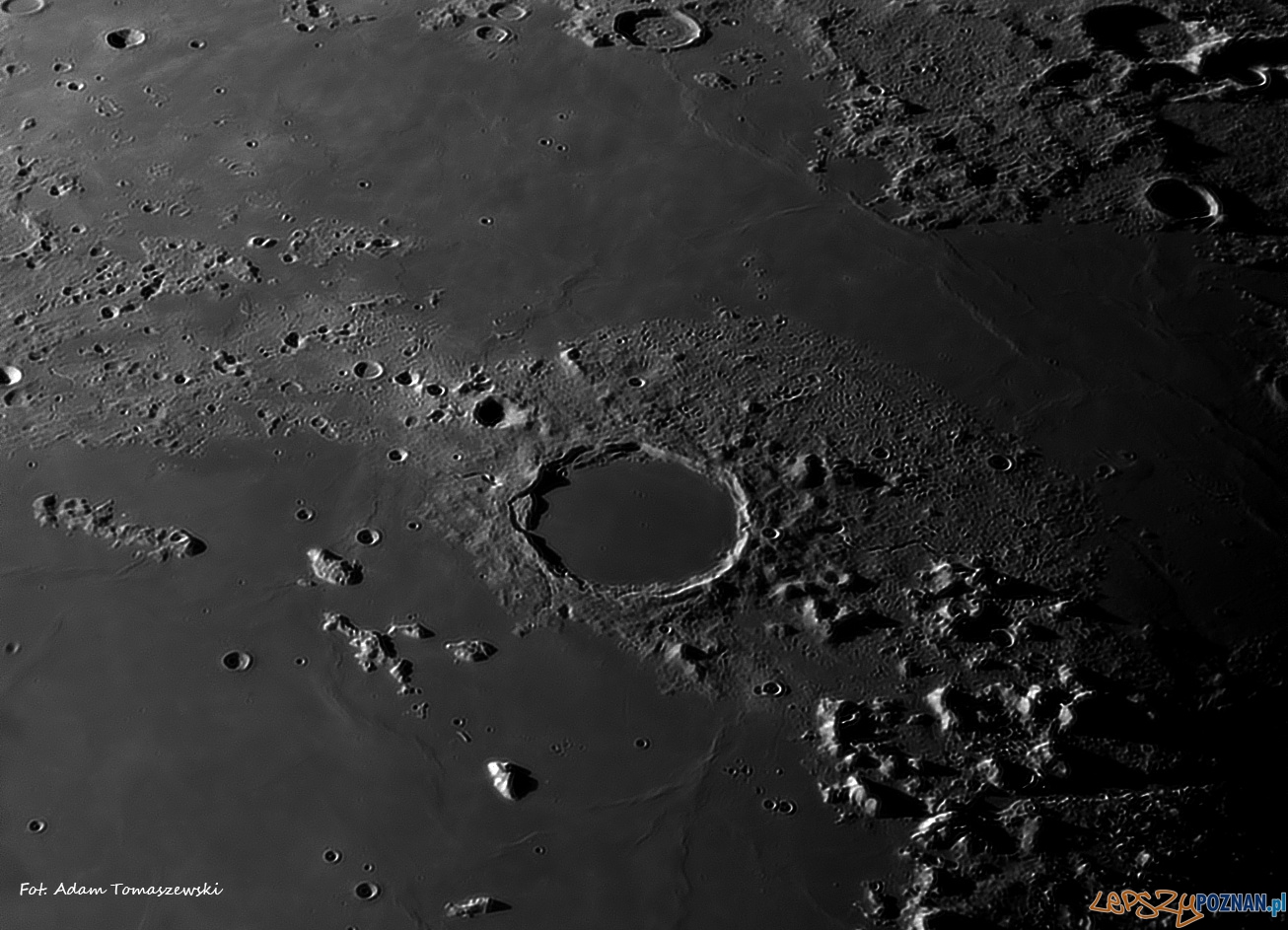 Księżyc Foto: Adam Tomaszewski Księżyc Foto: Adam Tomaszewski