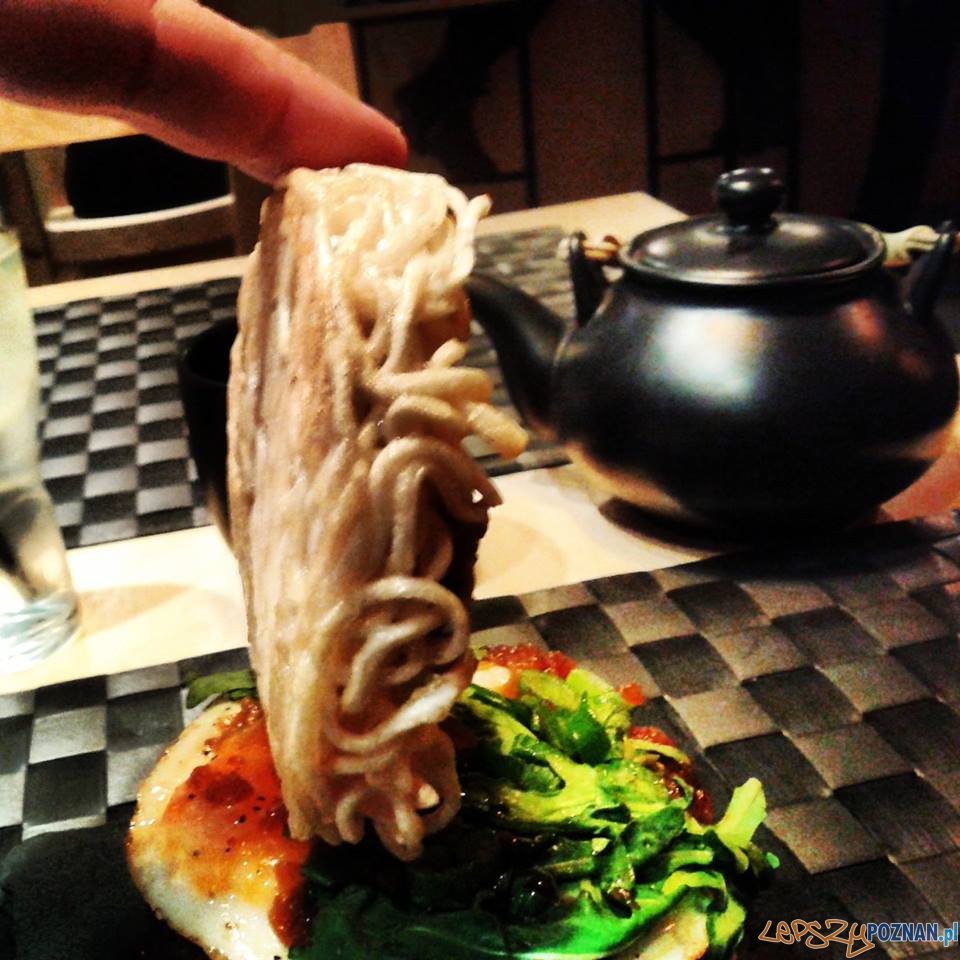 Nie rozwala się! ramen burger w Yetztu Foto: Nie rozwala się! ramen burger w Yetztu Foto: