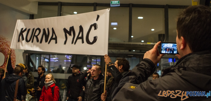 "Kr**a mać!" przeciwko niefunkcjonalności ZCK - Poznań 8.10.2013 r. Foto: LepszyPOZNAN.pl / Paweł Rychter "Kr**a mać!" przeciwko niefunkcjonalności ZCK - Poznań 8.10.2013 r. Foto: LepszyPOZNAN.pl / Paweł Rychter