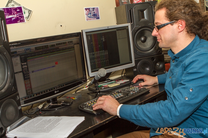 „Pluszaki dla edukacji. 1 euro to majątek” Poznan 12.11.2013 r. Foto: LepszyPOZNAN.pl / Paweł Rychter „Pluszaki dla edukacji. 1 euro to majątek” Poznan 12.11.2013 r. Foto: LepszyPOZNAN.pl / Paweł Rychter