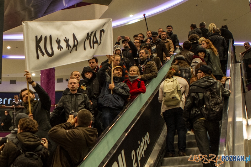 "Kr**a mać!" przeciwko niefunkcjonalności ZCK - Poznań 8.10.2013 r. Foto: LepszyPOZNAN.pl / Paweł Rychter "Kr**a mać!" przeciwko niefunkcjonalności ZCK - Poznań 8.10.2013 r. Foto: LepszyPOZNAN.pl / Paweł Rychter
