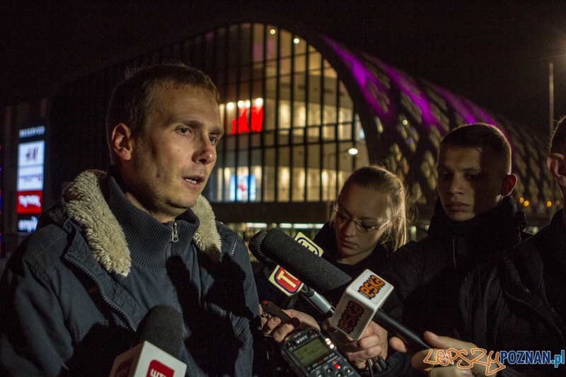"Kr**a mać!" przeciwko niefunkcjonalności ZCK - Poznań 8.10.2013 r. Foto: LepszyPOZNAN.pl / Paweł Rychter "Kr**a mać!" przeciwko niefunkcjonalności ZCK - Poznań 8.10.2013 r. Foto: LepszyPOZNAN.pl / Paweł Rychter