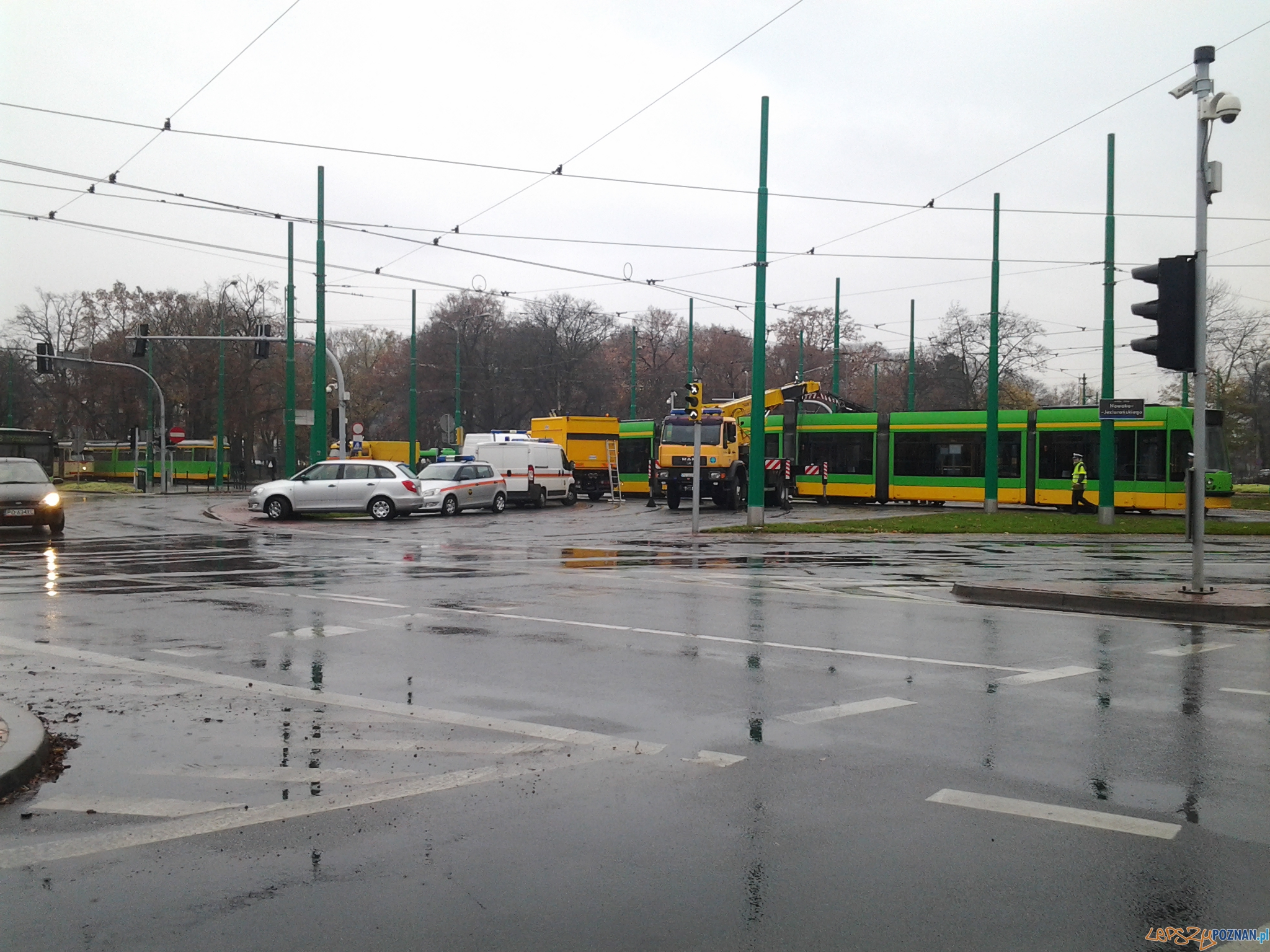 Wykolejona "7" - Poznań 02.11.2013 r.  Foto: LepszyPoznan.pl / ag