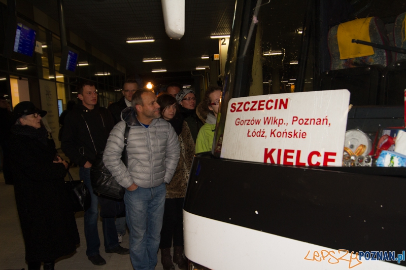 Pierwszi pasażerowie nowego dworca PKS - Poznań 23.11.2013 r. Foto: LepszyPOZNAN.pl / Paweł Rychter Pierwszi pasażerowie nowego dworca PKS - Poznań 23.11.2013 r. Foto: LepszyPOZNAN.pl / Paweł Rychter
