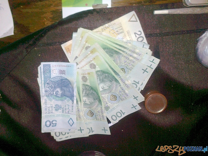 policja zatrzymała dilerów narkotykowych Foto: policja zatrzymała dilerów narkotykowych Foto: