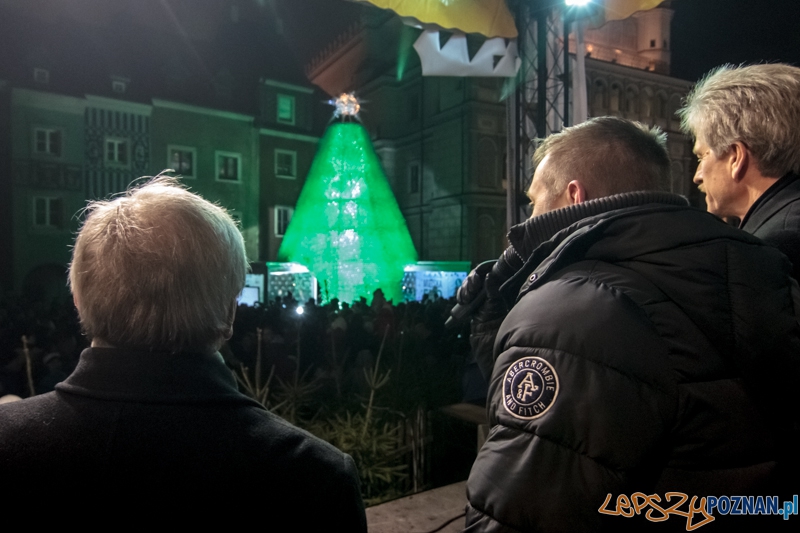 Miejska ekochoinka już rozświetlona - Poznań 14.12.2013 r. Foto: LepszyPOZNAN.pl / Paweł Rychter Miejska ekochoinka już rozświetlona - Poznań 14.12.2013 r. Foto: LepszyPOZNAN.pl / Paweł Rychter