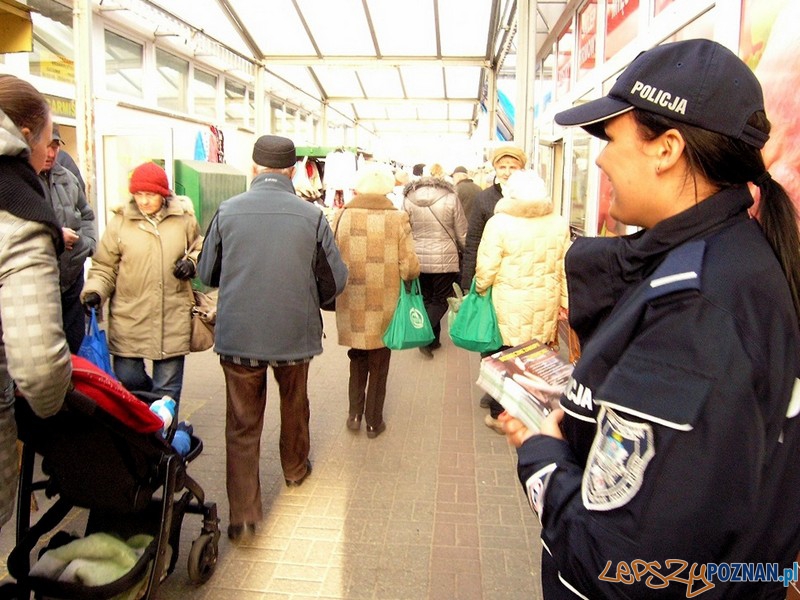 Prewencja policji na Osiedlu Jagiellońskim Foto: KW Policji w Poznaniu Prewencja policji na Osiedlu Jagiellońskim Foto: KW Policji w Poznaniu