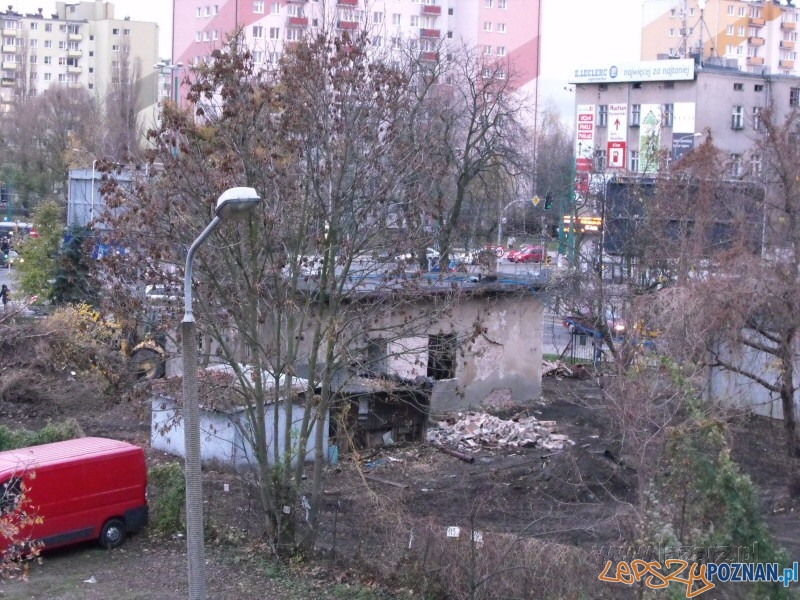 Rozbiórka budyunku przy Hetmanskiej - Głogowskiej Foto: lazarz.pl Rozbiórka budyunku przy Hetmanskiej - Głogowskiej Foto: lazarz.pl
