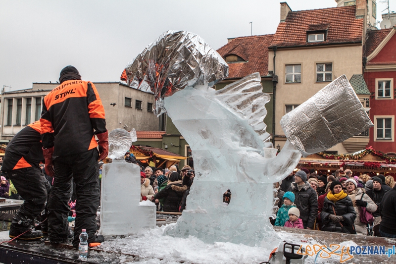 VIII Międzynarodowy Festiwal Rzeźb Lodowych - Poznań 15.12.2013 r. Foto: LepszyPOZNAN.pl / Paweł Rychter VIII Międzynarodowy Festiwal Rzeźb Lodowych - Poznań 15.12.2013 r. Foto: LepszyPOZNAN.pl / Paweł Rychter