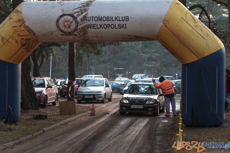 Wigilijne kryterium SuperOES - Tor Poznań 21.12.2013 r. Foto: LepszyPOZNAN.pl / Paweł Rychter Wigilijne kryterium SuperOES - Tor Poznań 21.12.2013 r. Foto: LepszyPOZNAN.pl / Paweł Rychter