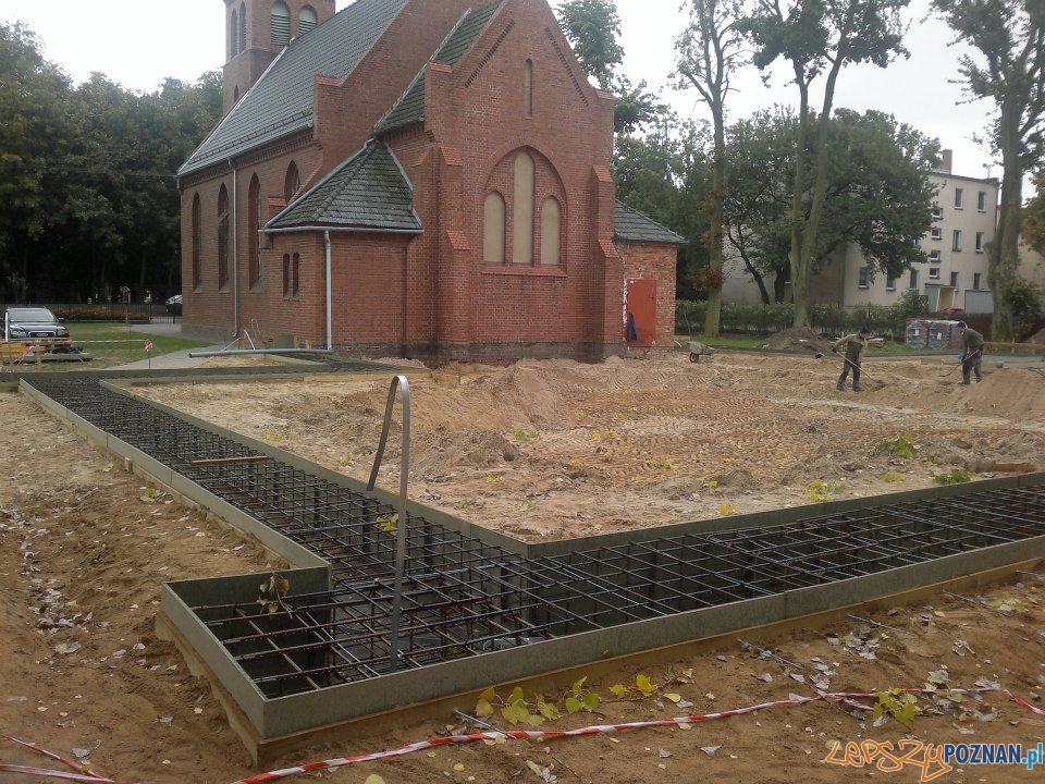 Prace przy budowie nowej części kościoła w Rokietnicy Foto: Front Architects Prace przy budowie nowej części kościoła w Rokietnicy Foto: Front Architects