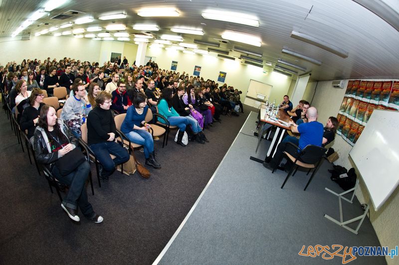 Sesje z autorami _ Pyrkon 2013 Foto: admin@alternation.pl Sesje z autorami _ Pyrkon 2013 Foto: admin@alternation.pl