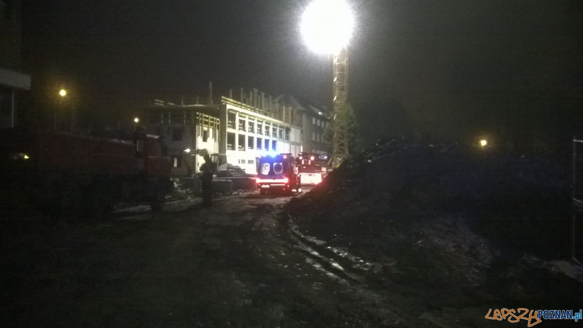 Strażacy ratowali operatora dźwigu Foto: TD Strażacy ratowali operatora dźwigu Foto: TD