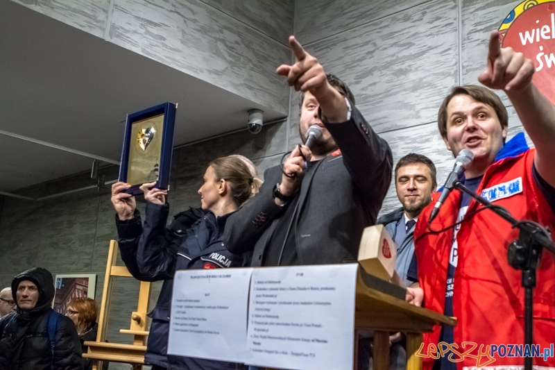 XXII Finał Wielkiej Orkiestry Świątecznej Pomocy - Sztab Poznań - 12.01.2014 r. Foto: LepszyPOZNAN.pl / Paweł Rychter XXII Finał Wielkiej Orkiestry Świątecznej Pomocy - Sztab Poznań - 12.01.2014 r. Foto: LepszyPOZNAN.pl / Paweł Rychter