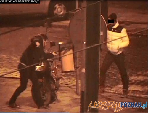 Dewastacja aut na Wildzie Foto: Straż Miejska Dewastacja aut na Wildzie Foto: Straż Miejska