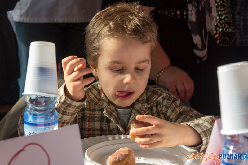 X Mistrzostwa Poznania w jedzeniu pączków na czas Foto: lepszyPOZNAN.pl / Piotr Rychter X Mistrzostwa Poznania w jedzeniu pączków na czas Foto: lepszyPOZNAN.pl / Piotr Rychter