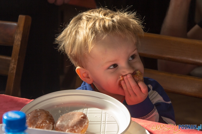 X Mistrzostwa Poznania w jedzeniu pączków na czas Foto: lepszyPOZNAN.pl / Piotr Rychter X Mistrzostwa Poznania w jedzeniu pączków na czas Foto: lepszyPOZNAN.pl / Piotr Rychter