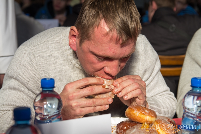 X Mistrzostwa Poznania w jedzeniu pączków na czas Foto: lepszyPOZNAN.pl / Piotr Rychter X Mistrzostwa Poznania w jedzeniu pączków na czas Foto: lepszyPOZNAN.pl / Piotr Rychter