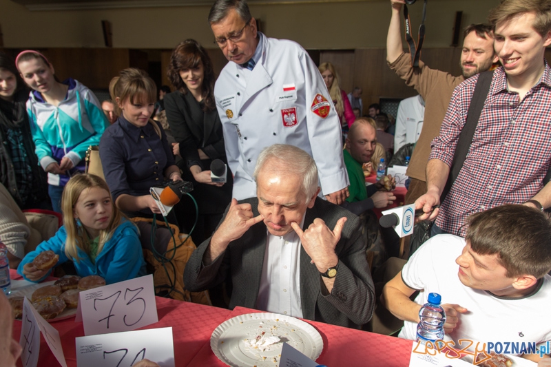 X Mistrzostwa Poznania w jedzeniu pączków na czas Foto: lepszyPOZNAN.pl / Piotr Rychter X Mistrzostwa Poznania w jedzeniu pączków na czas Foto: lepszyPOZNAN.pl / Piotr Rychter