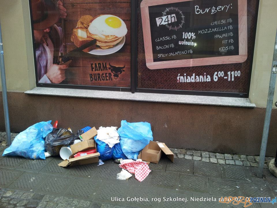 niedzielny poranek na skrzyżowaniu Gołębiej i Szkolnej Foto: facebook / Ulica Wrocławska - Poznań niedzielny poranek na skrzyżowaniu Gołębiej i Szkolnej Foto: facebook / Ulica Wrocławska - Poznań