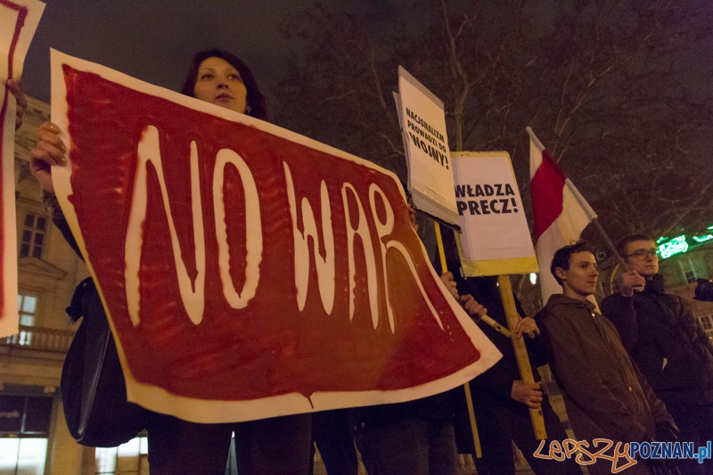 Demonstracja antywojenna na placu Wolności Foto: lepszyPOZNAN.pl / Piotr Rychter Demonstracja antywojenna na placu Wolności Foto: lepszyPOZNAN.pl / Piotr Rychter