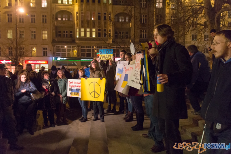 Demonstracja antywojenna na placu Wolności Foto: lepszyPOZNAN.pl / Piotr Rychter Demonstracja antywojenna na placu Wolności Foto: lepszyPOZNAN.pl / Piotr Rychter