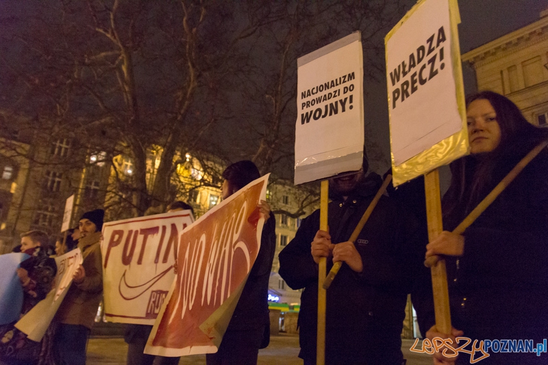 Demonstracja antywojenna na placu Wolności Foto: lepszyPOZNAN.pl / Piotr Rychter Demonstracja antywojenna na placu Wolności Foto: lepszyPOZNAN.pl / Piotr Rychter