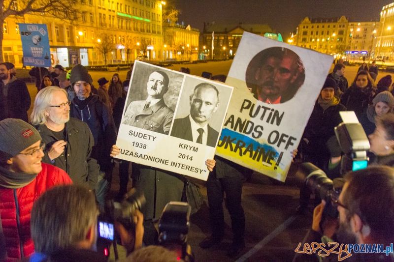 Demonstracja antywojenna na placu Wolności Foto: lepszyPOZNAN.pl / Piotr Rychter Demonstracja antywojenna na placu Wolności Foto: lepszyPOZNAN.pl / Piotr Rychter
