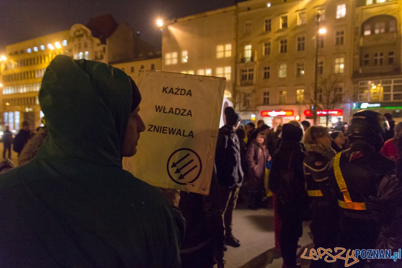 Demonstracja antywojenna na placu Wolności Foto: lepszyPOZNAN.pl / Piotr Rychter Demonstracja antywojenna na placu Wolności Foto: lepszyPOZNAN.pl / Piotr Rychter