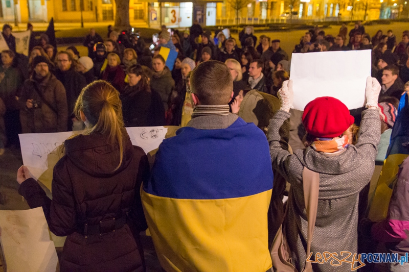 Demonstracja antywojenna na placu Wolności Foto: lepszyPOZNAN.pl / Piotr Rychter Demonstracja antywojenna na placu Wolności Foto: lepszyPOZNAN.pl / Piotr Rychter