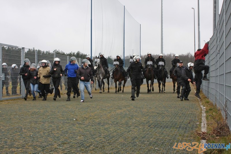 Policja ćwiczyła na Stadionie Miejskim Foto: materiały policji Policja ćwiczyła na Stadionie Miejskim Foto: materiały policji