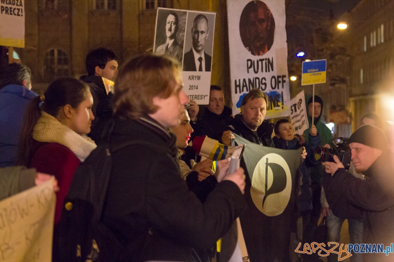 Demonstracja antywojenna na placu Wolności Foto: lepszyPOZNAN.pl / Piotr Rychter Demonstracja antywojenna na placu Wolności Foto: lepszyPOZNAN.pl / Piotr Rychter