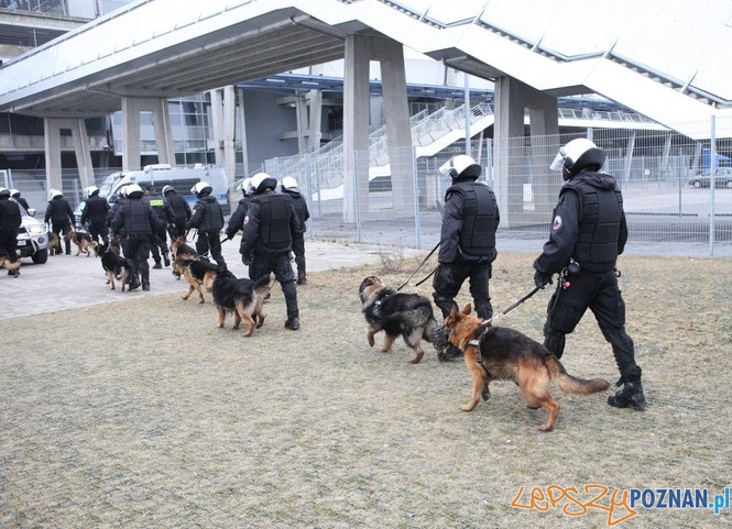 Policyjne manewry na Stadionie 4 Foto: materiały policji Policyjne manewry na Stadionie 4 Foto: materiały policji