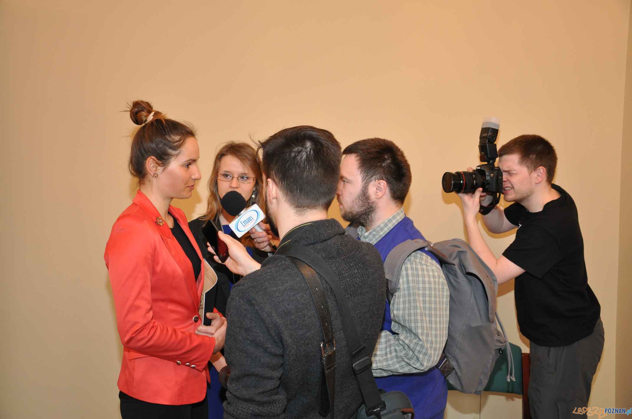 Skwer przy Botanice zwyciężczynie konkursu Joanna Pracka i Joanna Przyby³a Foto: mat. prasowe Skwer przy Botanice zwyciężczynie konkursu Joanna Pracka i Joanna Przyby³a Foto: mat. prasowe