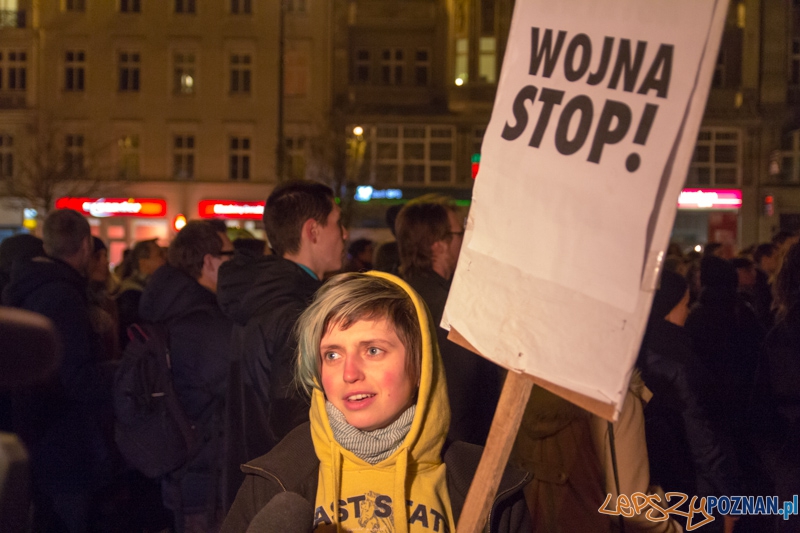 Demonstracja antywojenna na placu Wolności Foto: lepszyPOZNAN.pl / Piotr Rychter Demonstracja antywojenna na placu Wolności Foto: lepszyPOZNAN.pl / Piotr Rychter