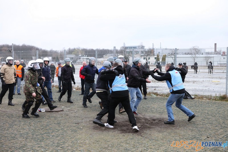 Policyjne manewry na Stadionie 6 Foto: materiały policji Policyjne manewry na Stadionie 6 Foto: materiały policji