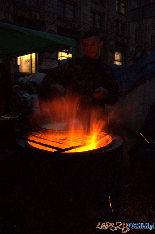 Wiele sotni jest samowystarczalnych. Utrzymują się z datków „co łaska” bądź sprzedaży wyśmienitych dań polowych. Foto: lepszyPOZNAN.pl / Mathias Mezler Wiele sotni jest samowystarczalnych. Utrzymują się z datków „co łaska” bądź sprzedaży wyśmienitych dań polowych. Foto: lepszyPOZNAN.pl / Mathias Mezler