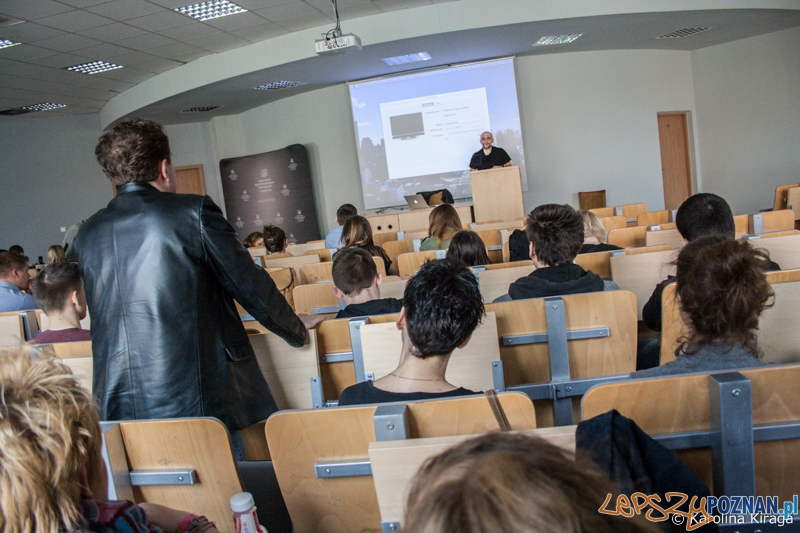 Dzień z blogerami - spotkanie z Tomkiem "Kominkiem" Tomczykiem (12.04.2014) / LepszyPOZNAN.pl Foto: © Karolina Kiraga Dzień z blogerami - spotkanie z Tomkiem "Kominkiem" Tomczykiem (12.04.2014) / LepszyPOZNAN.pl Foto: © Karolina Kiraga