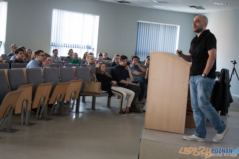 Dzień z blogerami - spotkanie z Tomkiem "Kominkiem" Tomczykiem (12.04.2014) / LepszyPOZNAN.pl Foto: © Karolina Kiraga Dzień z blogerami - spotkanie z Tomkiem "Kominkiem" Tomczykiem (12.04.2014) / LepszyPOZNAN.pl Foto: © Karolina Kiraga