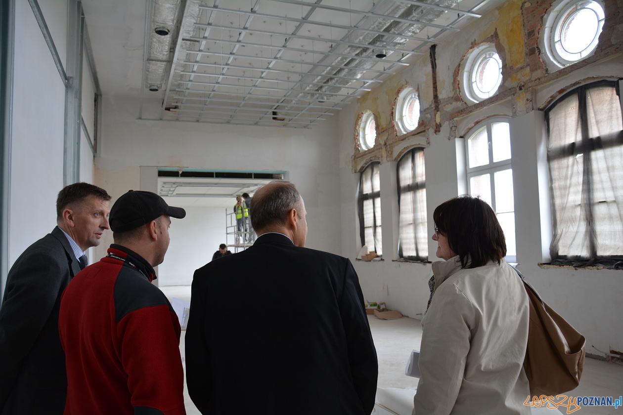 Wizytacja remontowanej nowej siedziby VIII LO Foto: UMP Wizytacja remontowanej nowej siedziby VIII LO Foto: UMP