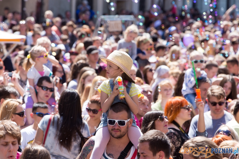 Bańki mydlane na Starym Rynku Foto: lepszyPOZNAN.pl / Piotr Rychter Bańki mydlane na Starym Rynku Foto: lepszyPOZNAN.pl / Piotr Rychter