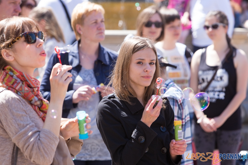 Bańki mydlane na Starym Rynku Foto: lepszyPOZNAN.pl / Piotr Rychter Bańki mydlane na Starym Rynku Foto: lepszyPOZNAN.pl / Piotr Rychter