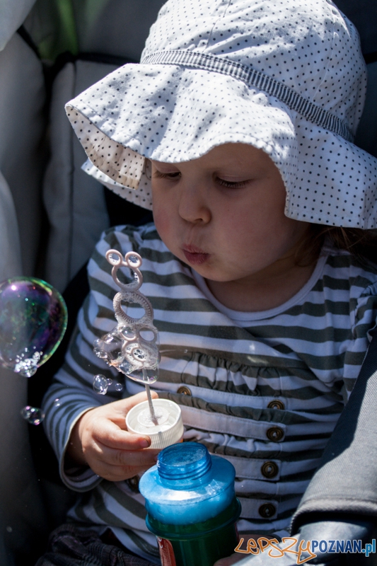 Bańki mydlane (31.05.2014) Stary Rynek Foto: © lepszyPOZNAN.pl / Karolina Kiraga Bańki mydlane (31.05.2014) Stary Rynek Foto: © lepszyPOZNAN.pl / Karolina Kiraga