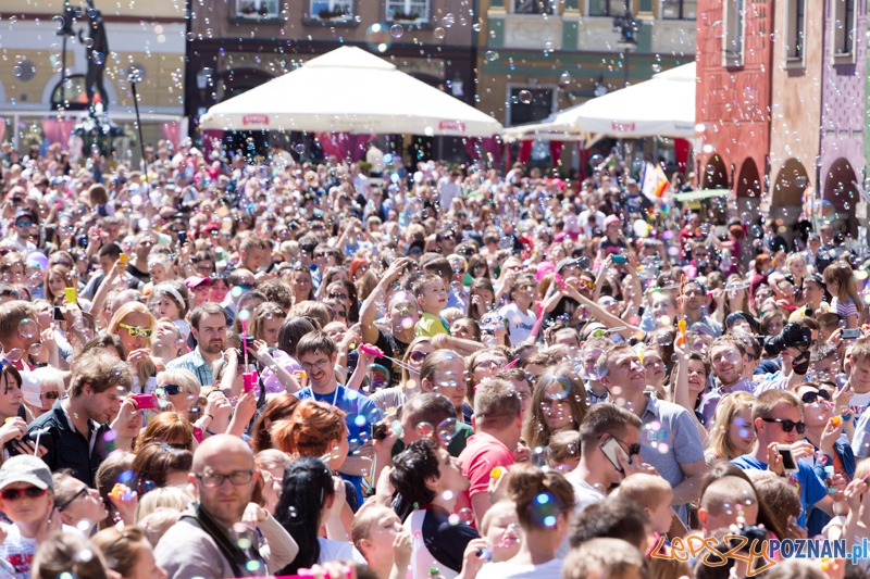 Bańki mydlane na Starym Rynku Foto: lepszyPOZNAN.pl / Piotr Rychter Bańki mydlane na Starym Rynku Foto: lepszyPOZNAN.pl / Piotr Rychter