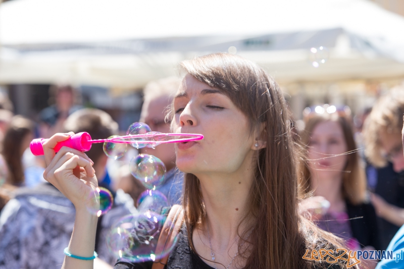 Bańki mydlane na Starym Rynku Foto: lepszyPOZNAN.pl / Piotr Rychter Bańki mydlane na Starym Rynku Foto: lepszyPOZNAN.pl / Piotr Rychter