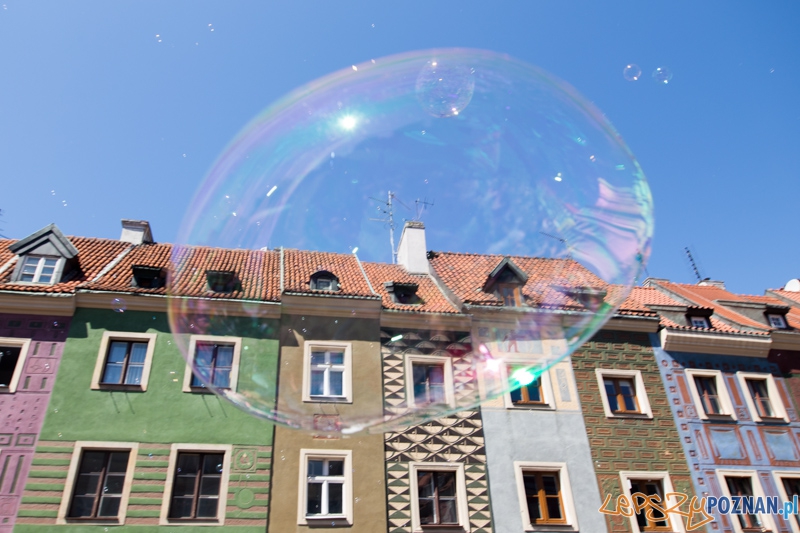 Bańki mydlane na Starym Rynku Foto: lepszyPOZNAN.pl / Piotr Rychter Bańki mydlane na Starym Rynku Foto: lepszyPOZNAN.pl / Piotr Rychter